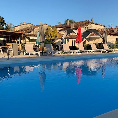 Le Jardin Des Hirondelles Bed and Breakfast Blanzaguet-Saint-Cybard Εξωτερικό φωτογραφία
