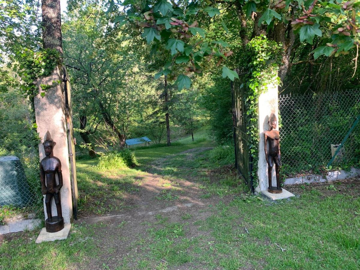 Le Jardin Des Hirondelles Bed and Breakfast Blanzaguet-Saint-Cybard Εξωτερικό φωτογραφία