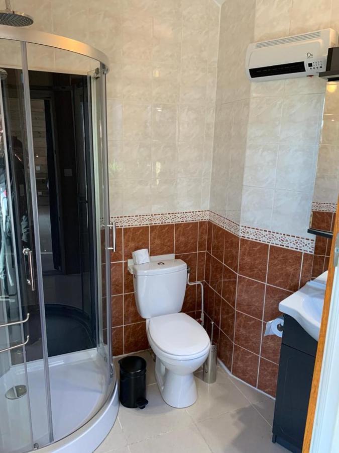 Le Jardin Des Hirondelles Bed and Breakfast Blanzaguet-Saint-Cybard Εξωτερικό φωτογραφία
