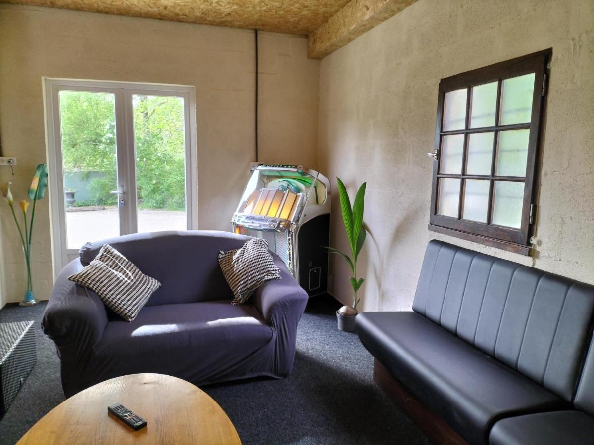 Le Jardin Des Hirondelles Bed and Breakfast Blanzaguet-Saint-Cybard Εξωτερικό φωτογραφία